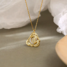 Load image into Gallery viewer, Luna Necklace
